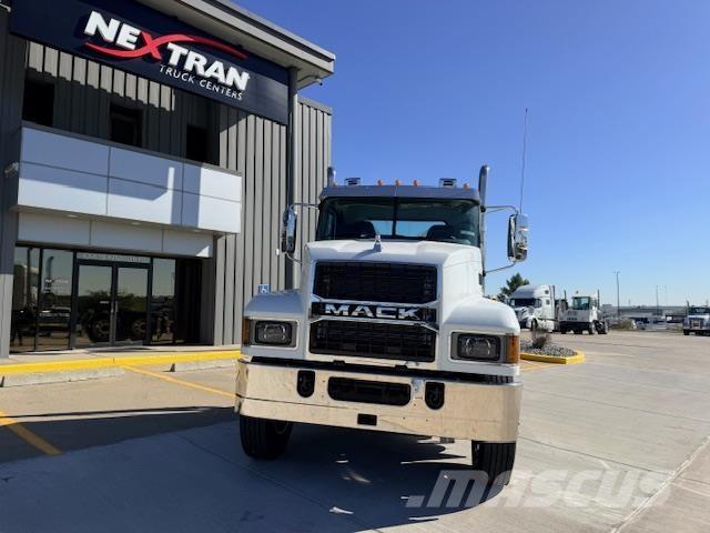 Mack PI64T Çekiciler