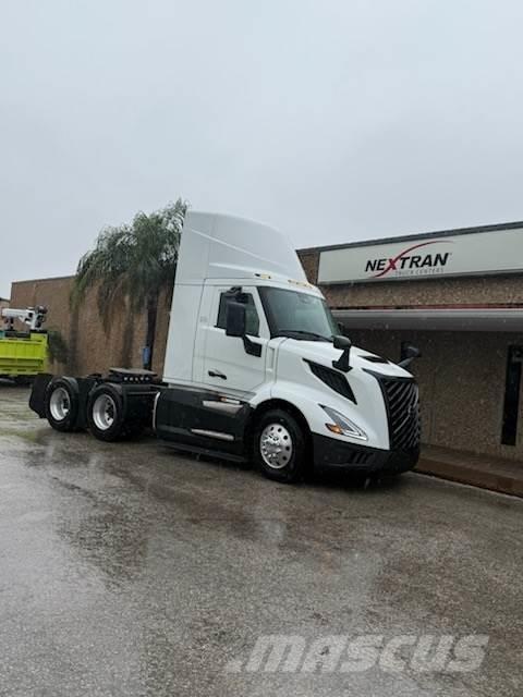 Volvo VNL64T300 Çekiciler
