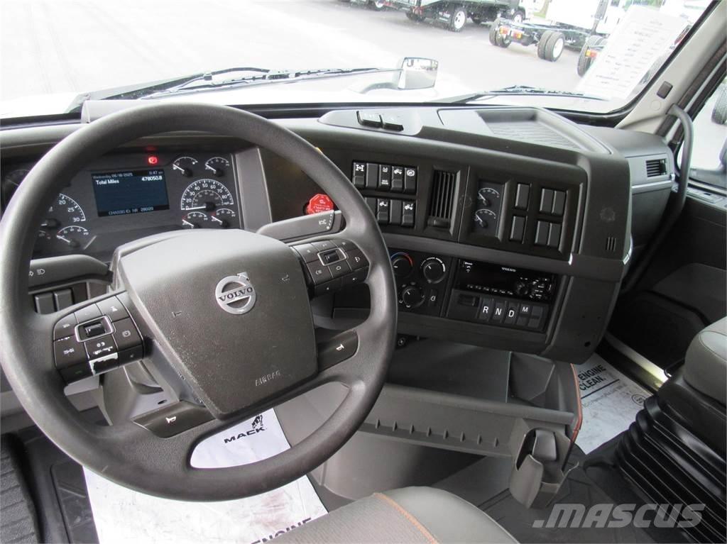 Volvo VNL64T760 Çekiciler