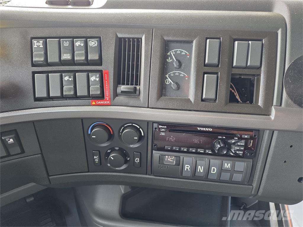 Volvo VNL64T760 Çekiciler