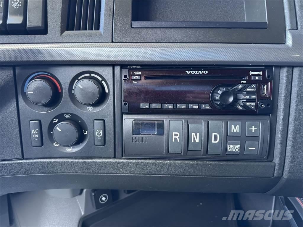 Volvo VNL64T760 Çekiciler