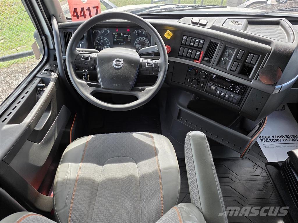 Volvo VNL64T760 Çekiciler