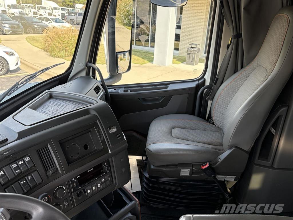 Volvo VNL64T760 Çekiciler