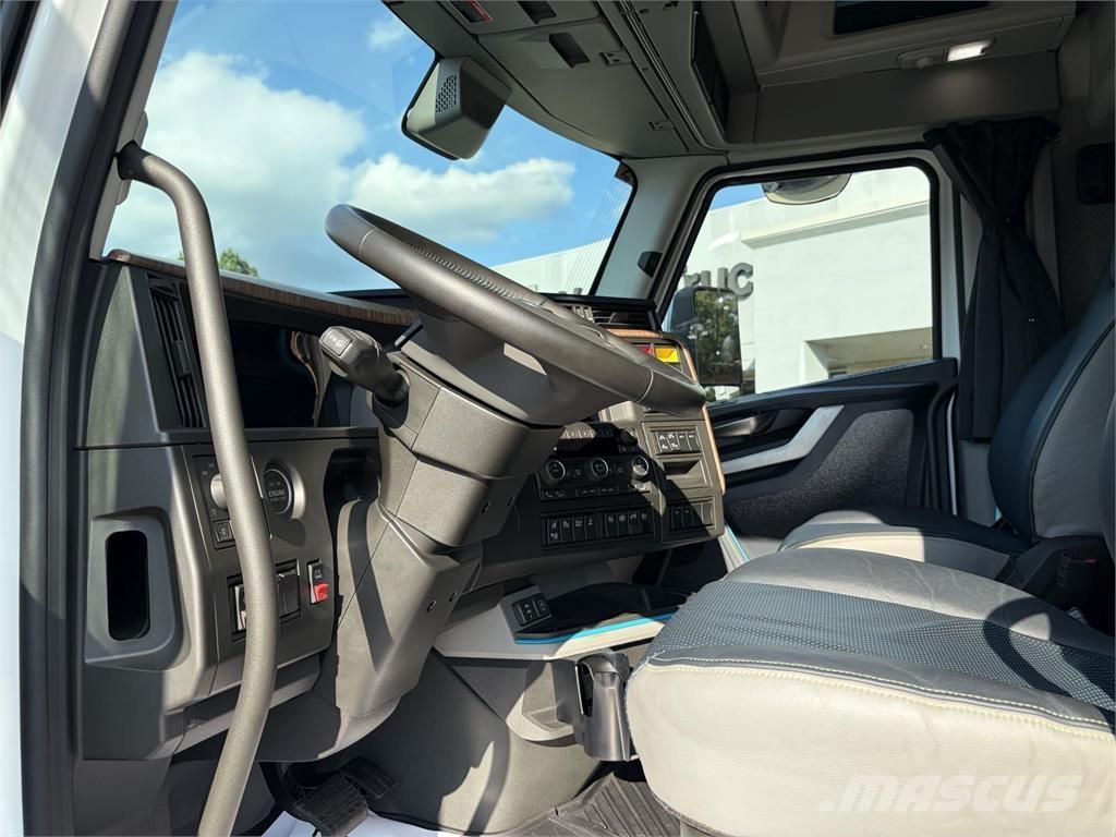 Volvo VNL64T860 Çekiciler