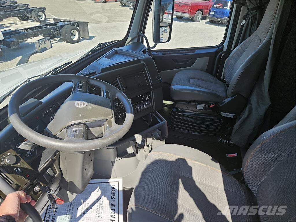 Volvo VNL64T860 Çekiciler