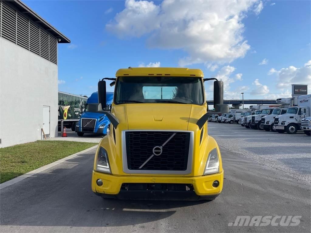 Volvo VNR64T300 Çekiciler