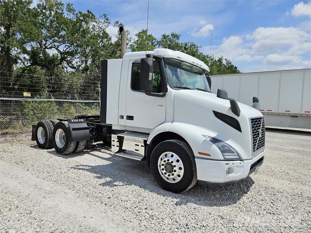 Volvo VNR64T300 Çekiciler