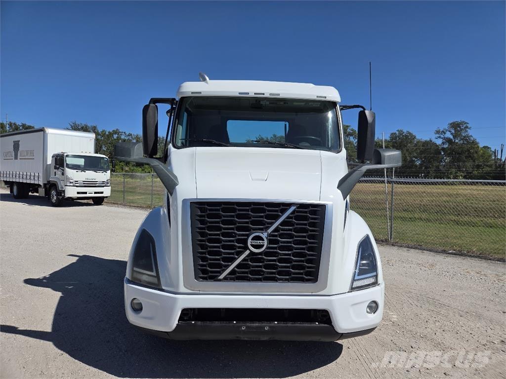 Volvo VNR64T300 Çekiciler