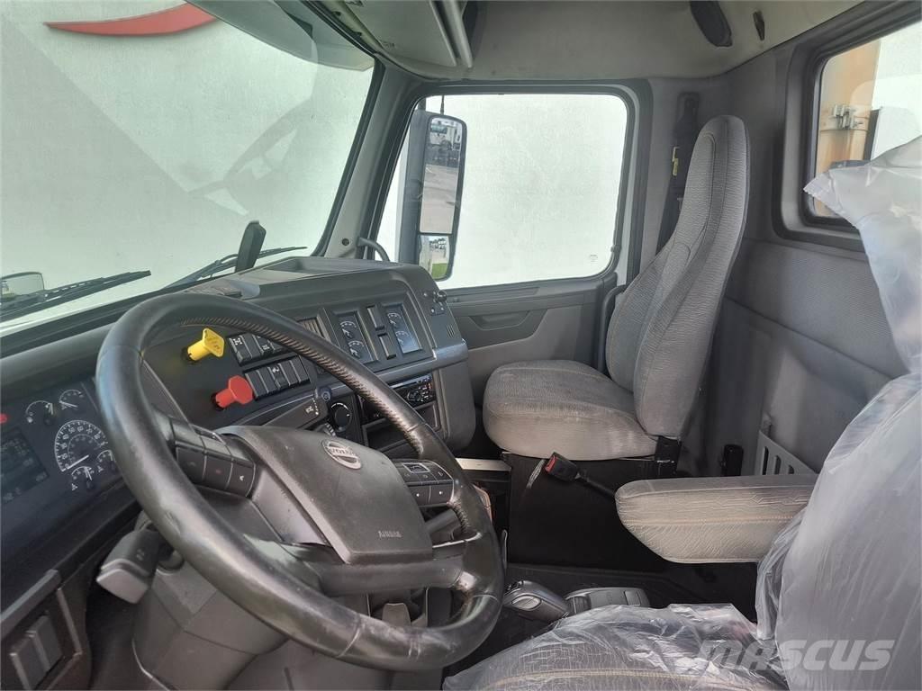 Volvo VNR64T300 Çekiciler