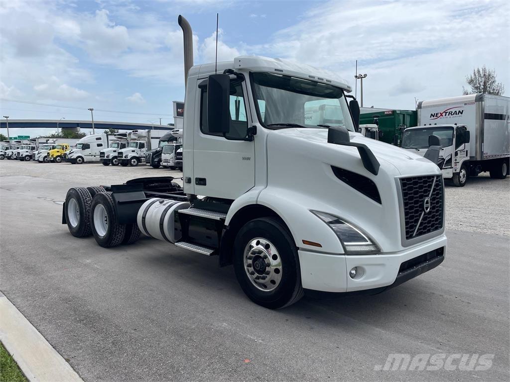 Volvo VNR64T300 Çekiciler