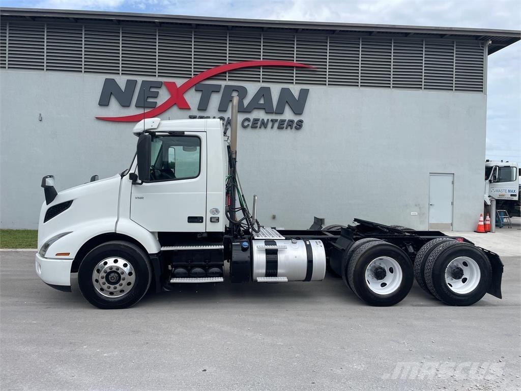 Volvo VNR64T300 Çekiciler