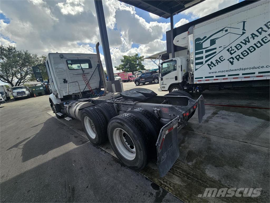 Volvo VNR64T300 Çekiciler