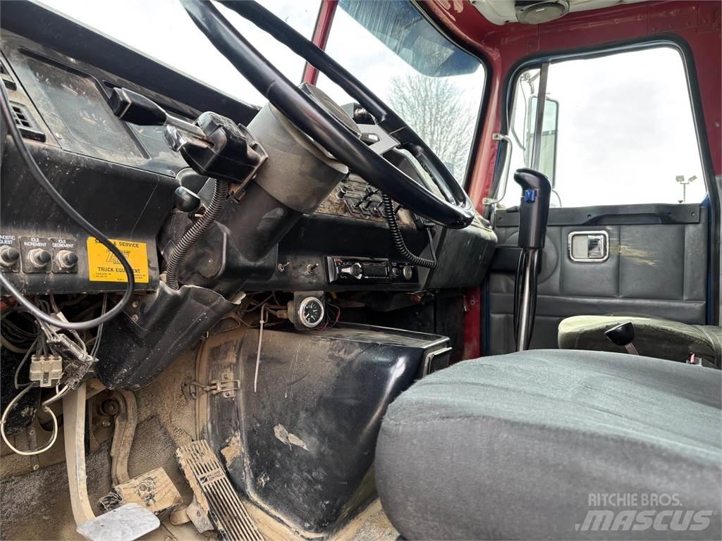 Volvo WG64T Damperli kamyonlar
