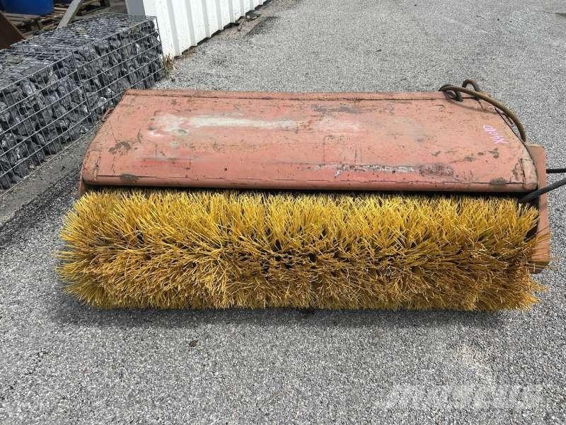  AUTRE 1700mm Süpürme kamyonları