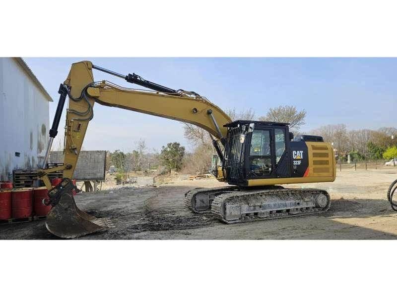 CAT 323F Paletli ekskavatörler