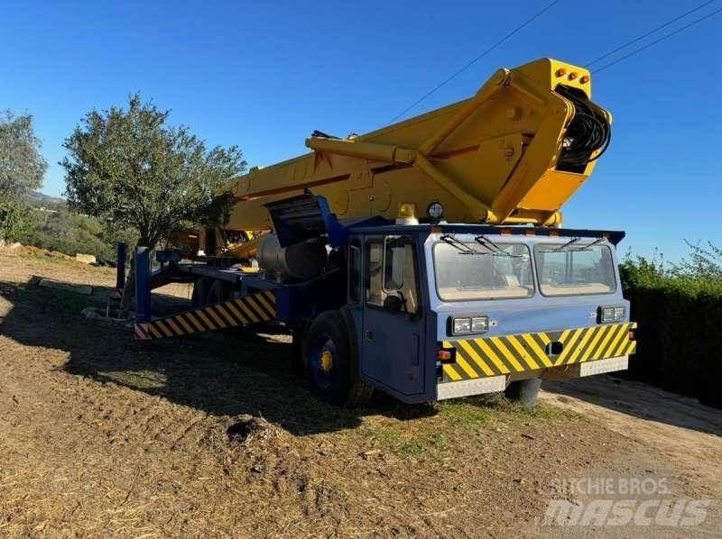 Condor 125/S Yol-Arazi Tipi Vinçler (AT)