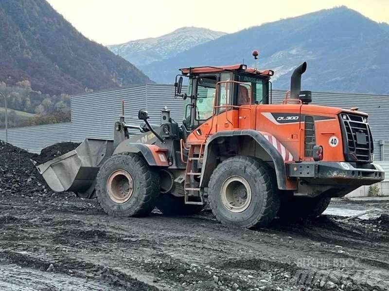 Doosan DL300 Tekerlekli yükleyiciler