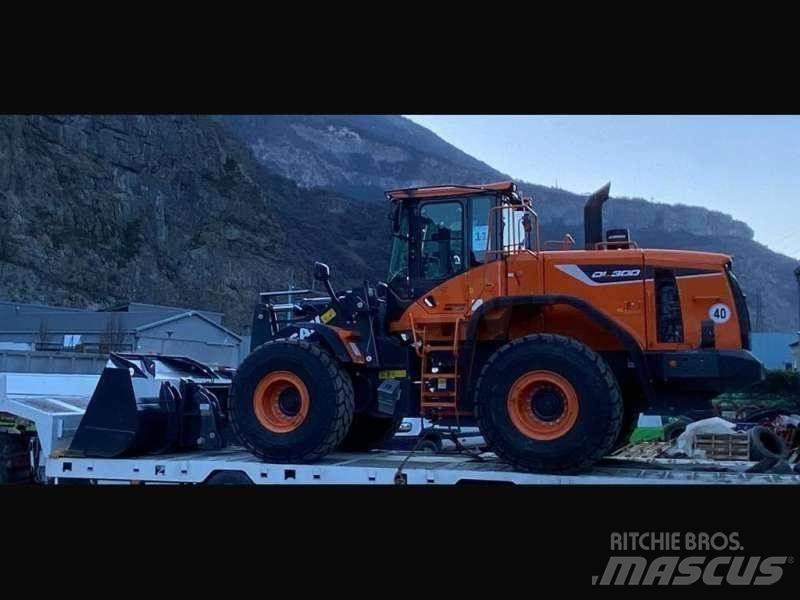 Doosan DL300 Tekerlekli yükleyiciler