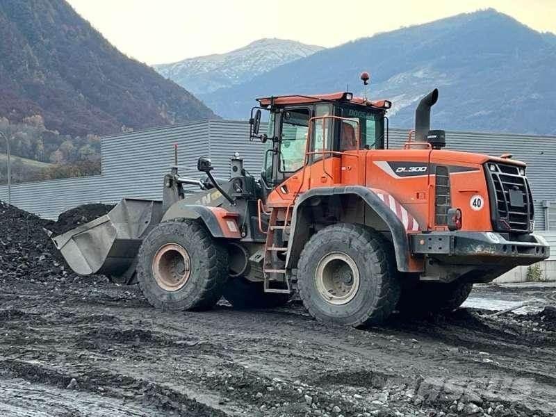 Doosan DL300 Tekerlekli yükleyiciler