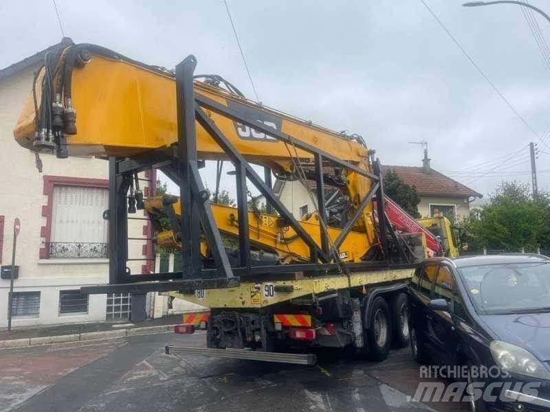 JCB JS360 Yıkım ekskavatörleri