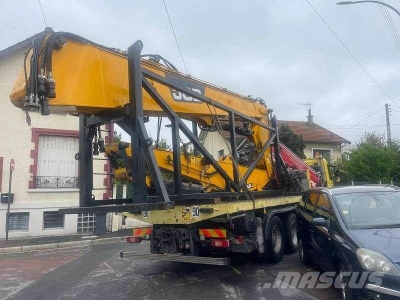 JCB JS360 Yıkım ekskavatörleri