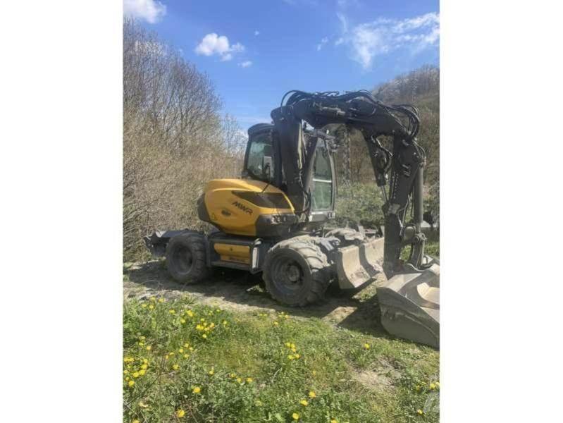 Mecalac 9MWR Lastik tekerli ekskavatörler