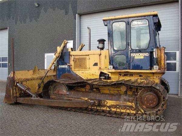 Hanomag D680E Paletli dozerler