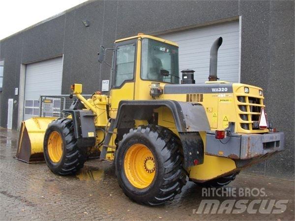 Komatsu WA320 Tekerlekli yükleyiciler