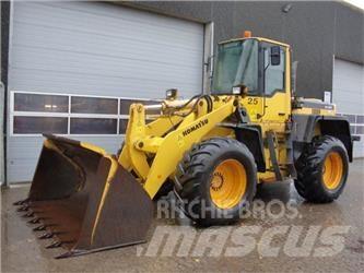 Komatsu WA320 Tekerlekli yükleyiciler