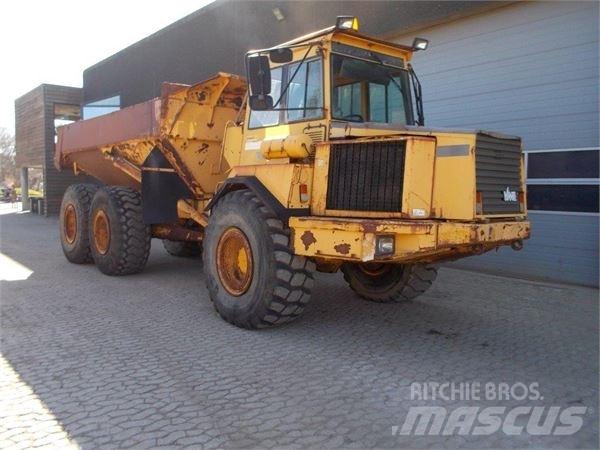 Volvo A25C Belden kirma kaya kamyonu