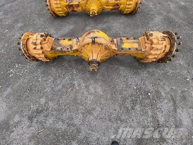 CASE 821 c axles Akslar