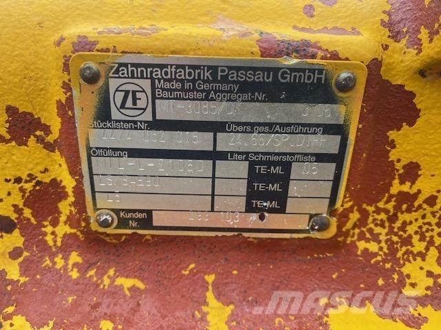 CASE 821 c axles Akslar