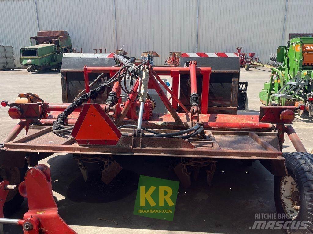 Dücker UM 27 Hasat makineleri