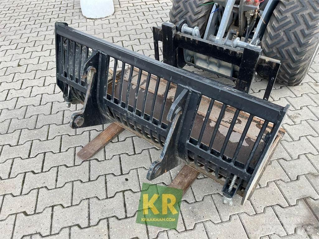 GiANT D332 Ön yükleyici ve kazicilar
