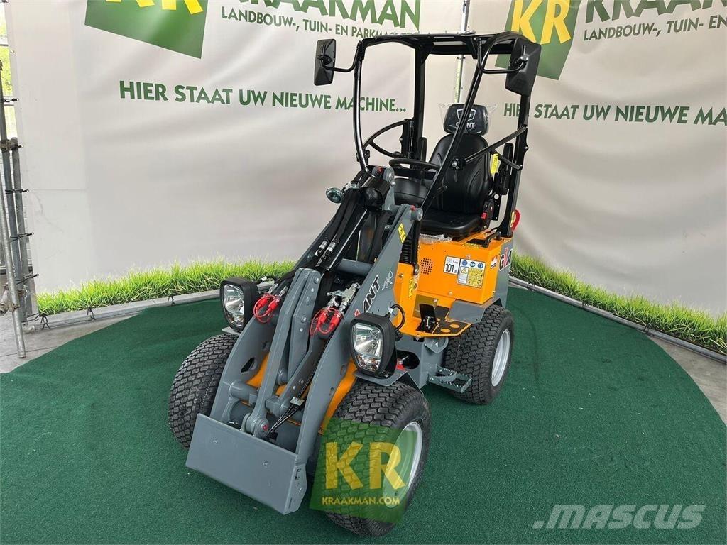 GiANT G1200 Ön yükleyici ve kazicilar