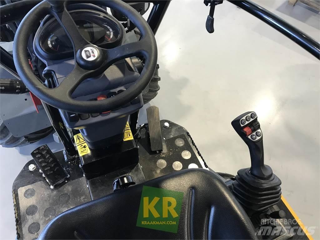 GiANT G2200E Ön yükleyici ve kazicilar