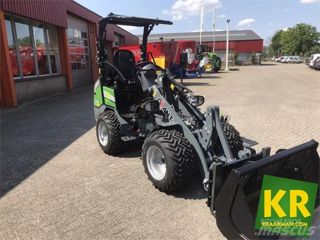 GiANT G2200E Ön yükleyici ve kazicilar
