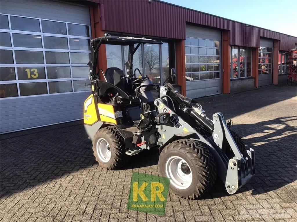 GiANT G2200E Ön yükleyici ve kazicilar