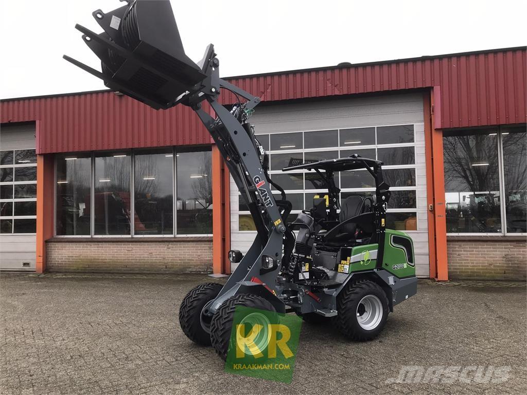 GiANT G2700E Ön yükleyici ve kazicilar