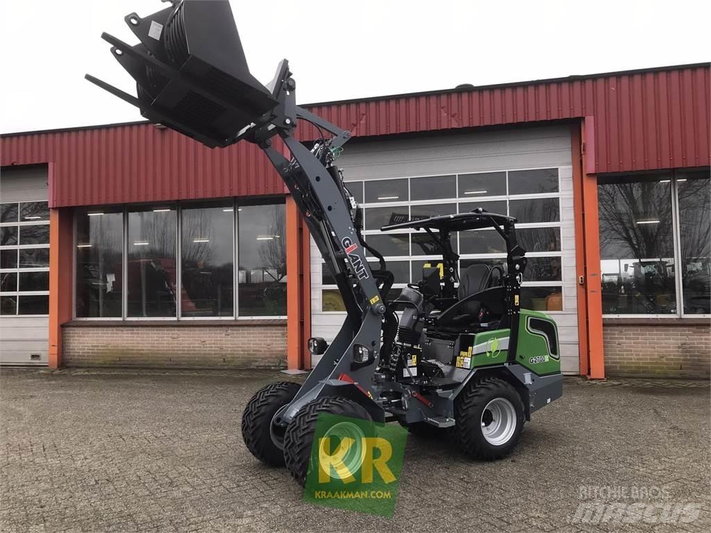 GiANT G2700E Ön yükleyici ve kazicilar