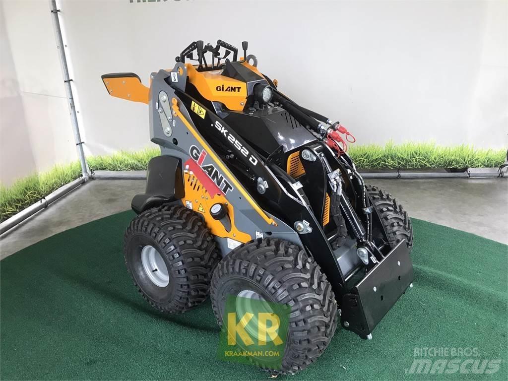 GiANT SK252D Ön yükleyici ve kazicilar