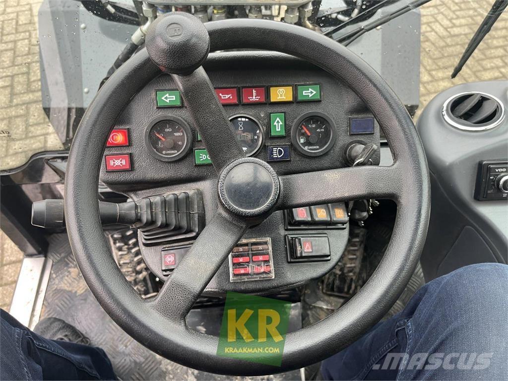 GiANT V5003 Ön yükleyici ve kazicilar