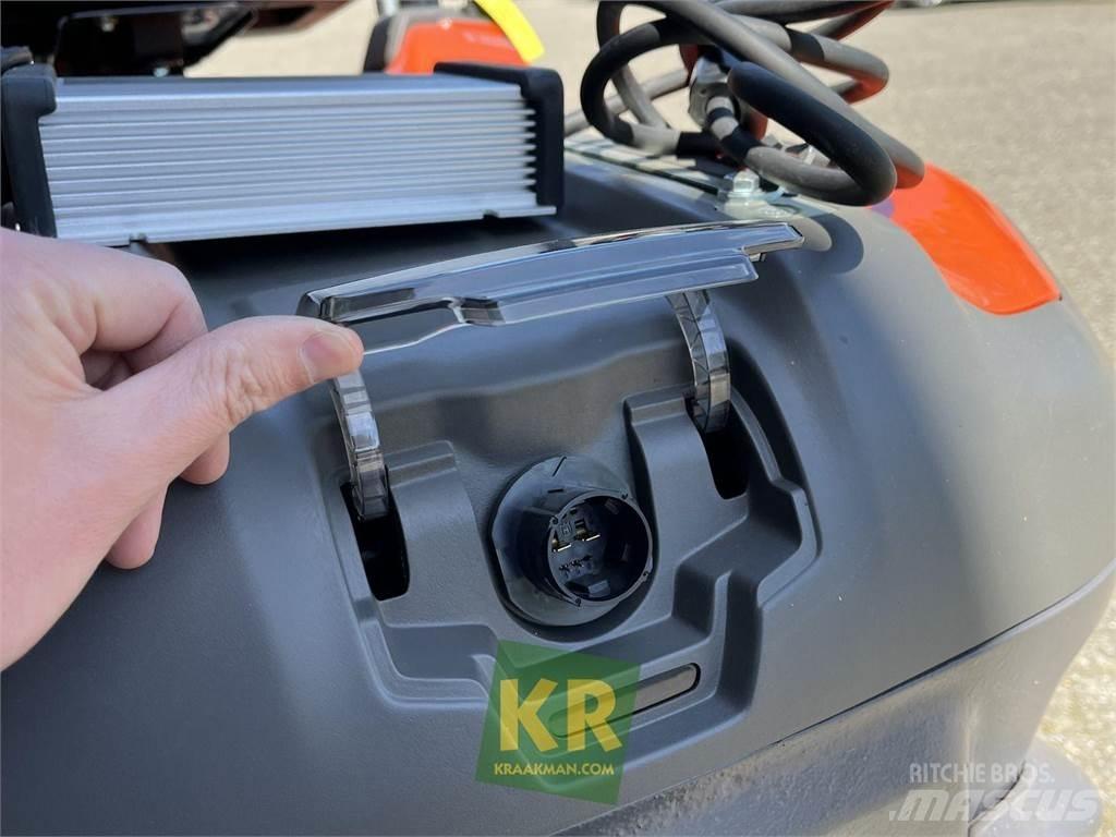Husqvarna R200iX Mobil çim biçme makineleri