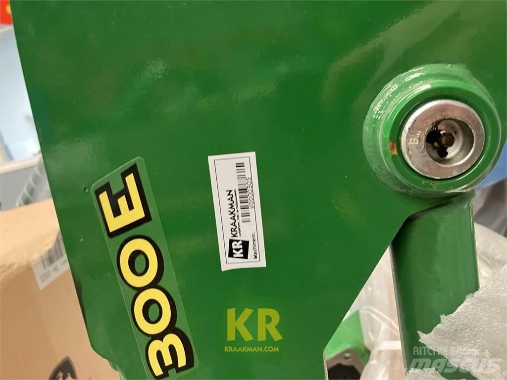 John Deere 300E Ön yükleyici ve kazicilar