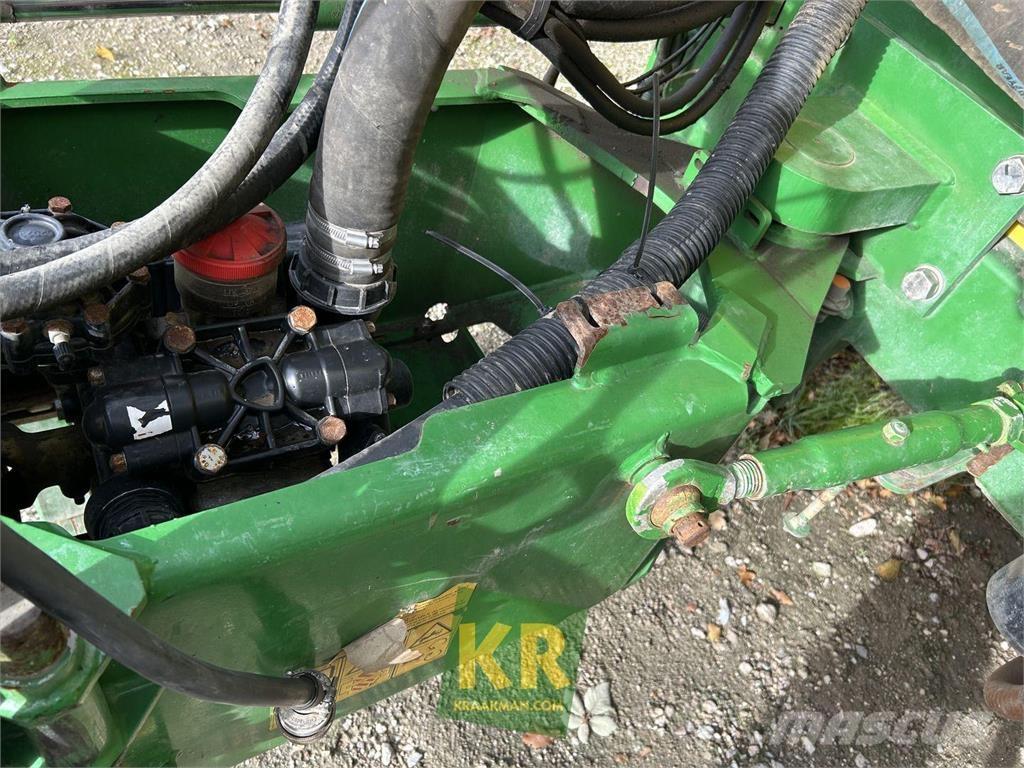 John Deere 840 Kendinden tahrikli pülverizatörler