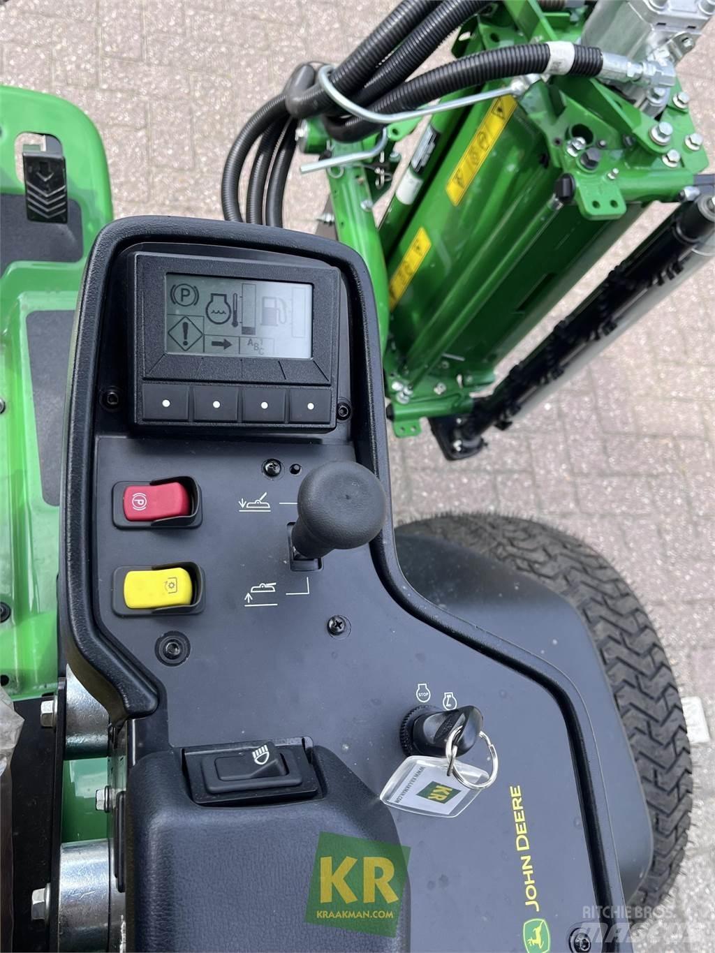 John Deere 8700A Çim biçme makineleri
