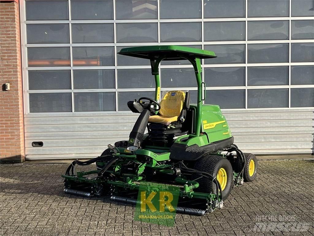 John Deere 8700A Çim biçme makineleri