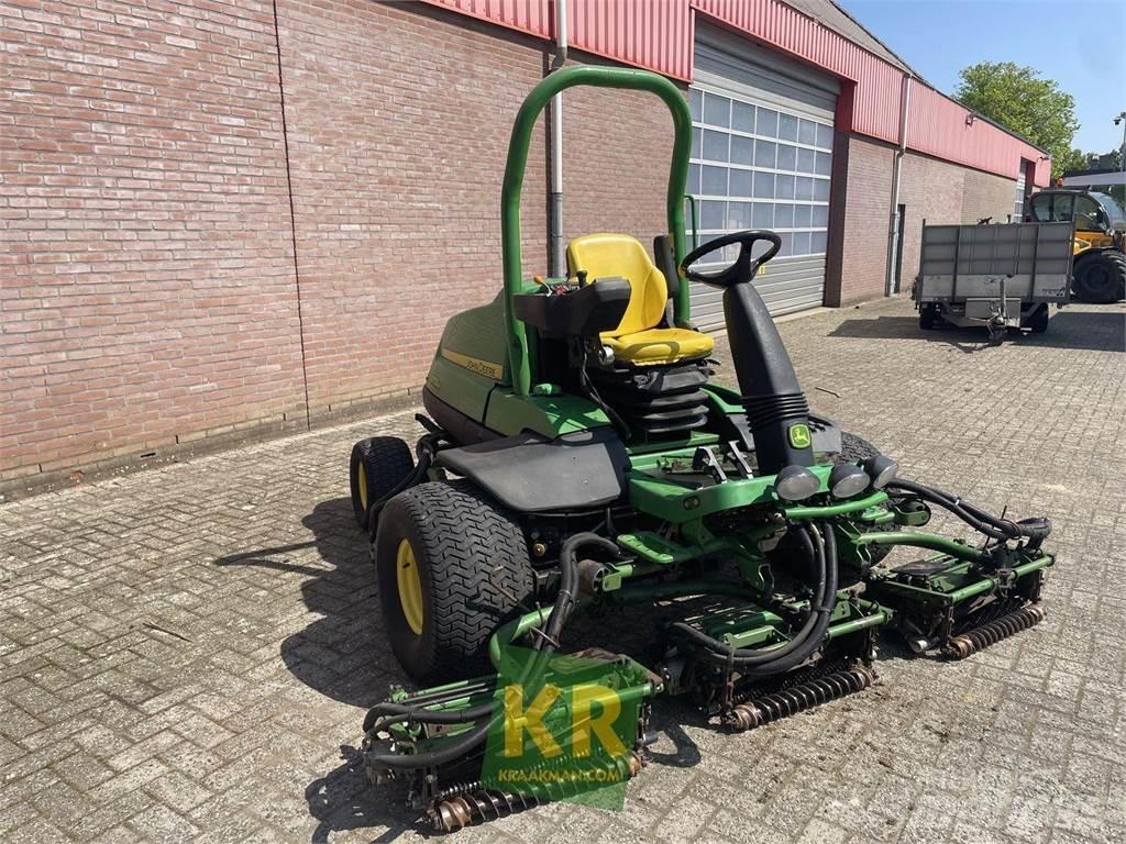 John Deere 8700A Çim biçme makineleri