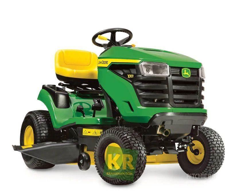 John Deere X107 Mobil çim biçme makineleri