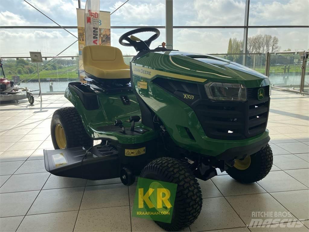 John Deere X107 Mobil çim biçme makineleri